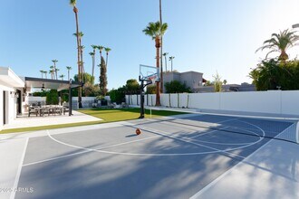 13422 N 58th Pl in Scottsdale, AZ - Building Photo - Building Photo