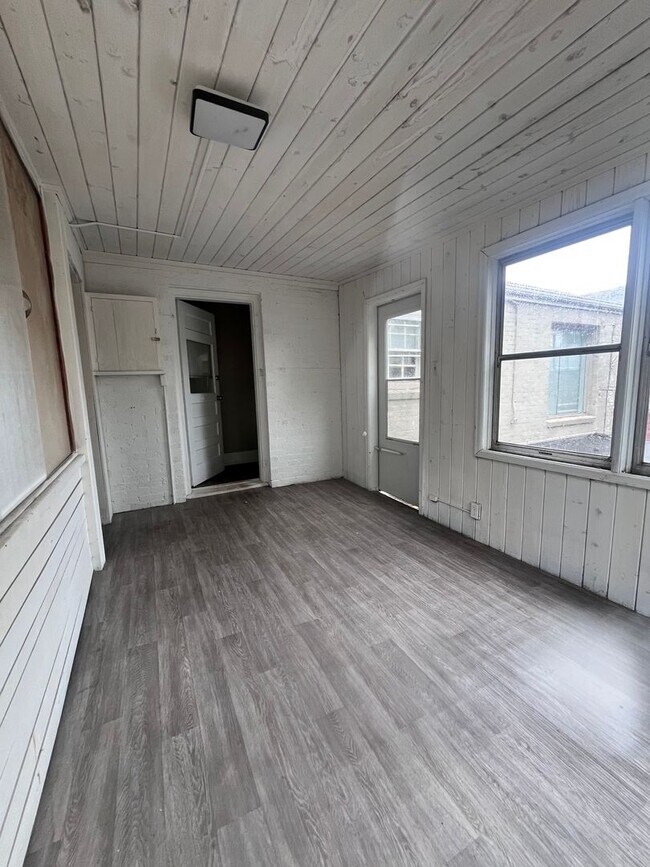 411 S 38th Ave in Omaha, NE - Building Photo - Building Photo