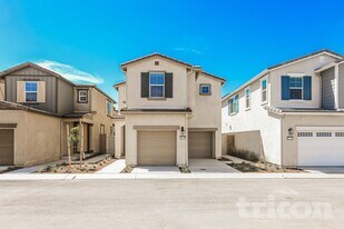 29475 Jack Pne Ct in Winchester, CA - Building Photo