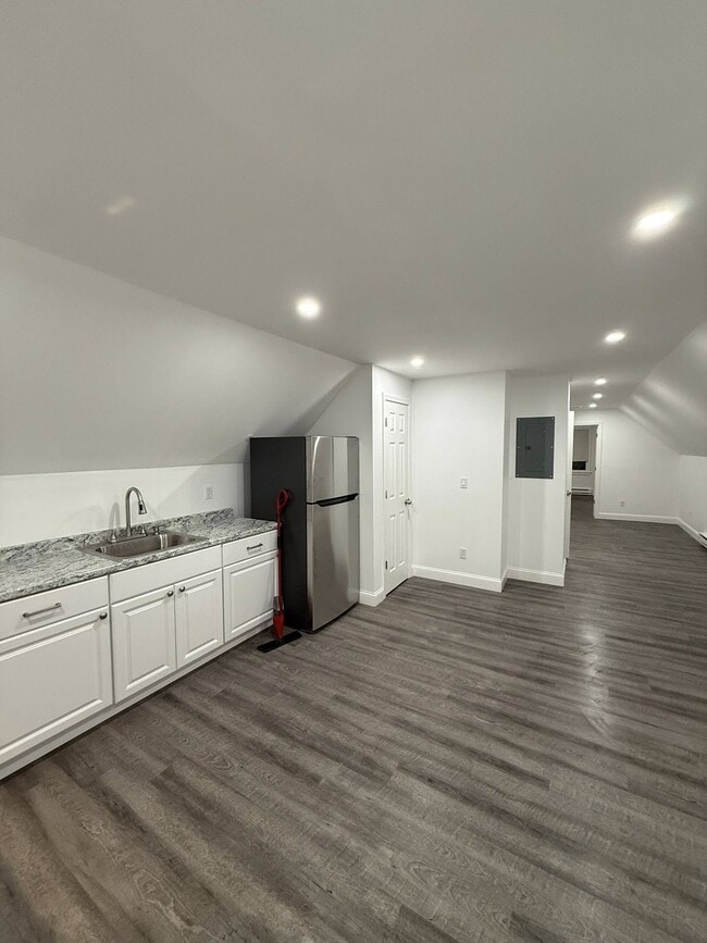 48 Anthony St, Unit 3 in New Haven, CT - Building Photo - Building Photo