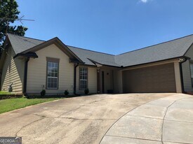 290 Monmouth Dr in Fayetteville, GA - Building Photo