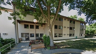 1531 6th Pl SE in Mason City, IA - Building Photo - Building Photo