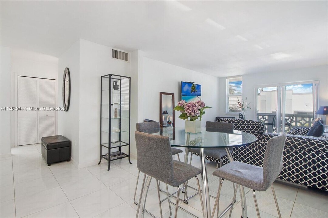 949 Pennsylvania Ave in Miami Beach, FL - Building Photo