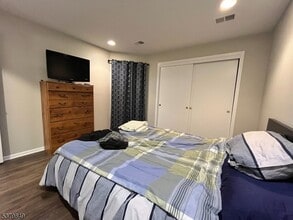 5 Cedar Ct in Bedminster, NJ - Building Photo - Building Photo