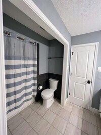 1023 Fountain View Dr photo'