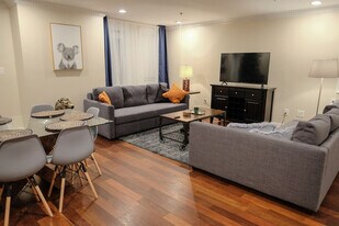 65 W 107th St in New York, NY - Building Photo