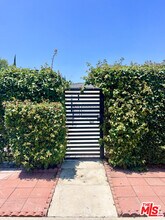 6627 Ranchito Ave in Los Angeles, CA - Building Photo - Building Photo