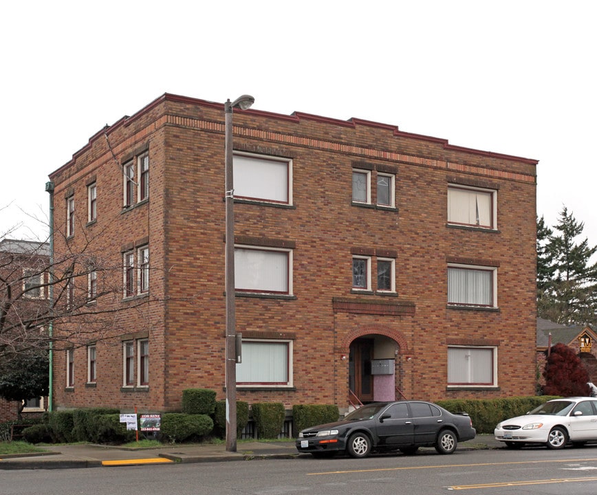 Kelley Arms Apartments in Tacoma, WA - Building Photo