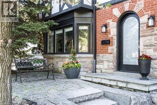 3 Oakwood Pl in Hamilton, ON - Building Photo