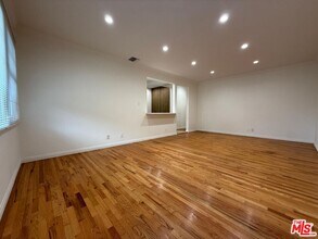 1025 W Clark Ave in Burbank, CA - Building Photo - Building Photo