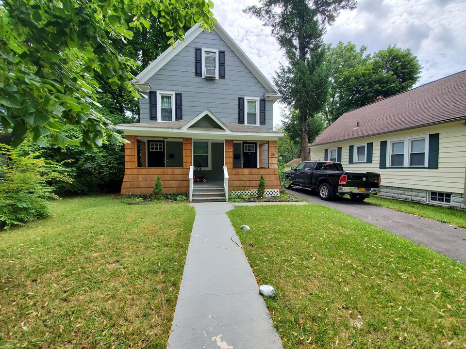 28 Sodus St in Rochester, NY - Building Photo