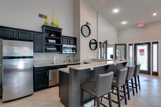 Antlers Apartments in Jacksonville, FL - Foto de edificio - Interior Photo