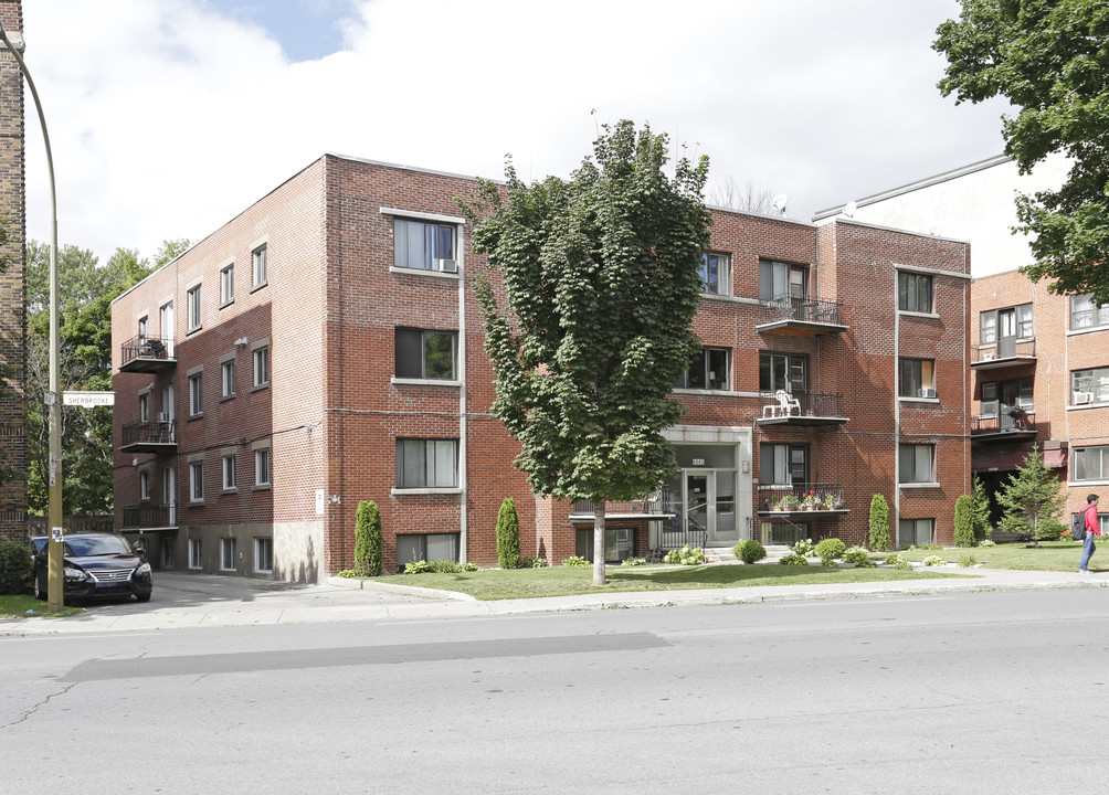 6665 Sherbrooke O in Montréal, QC - Building Photo