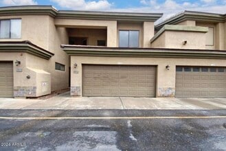 705 W Queen Creek Rd in Chandler, AZ - Foto de edificio - Building Photo