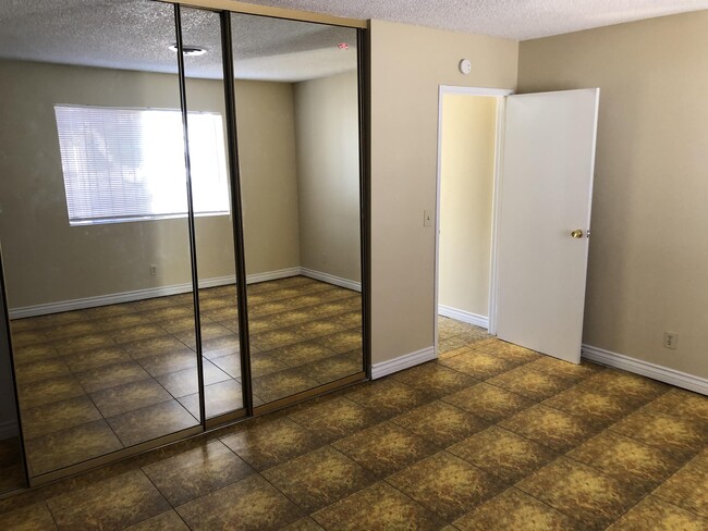 4729 Cinderella Ln in Las Vegas, NV - Building Photo - Building Photo