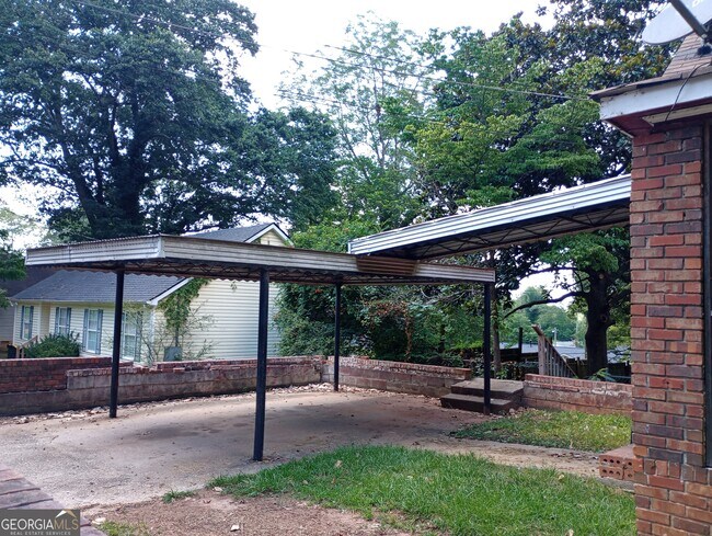 8 Walker St in Newnan, GA - Building Photo - Building Photo