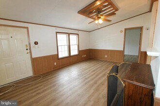 931 Jefferson Ave in Charles Town, WV - Building Photo - Building Photo