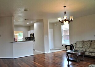 19438 Juniper Vale Cir in Houston, TX - Building Photo - Building Photo