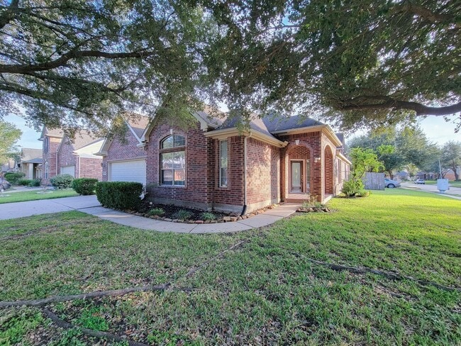 13935 Charterhouse Way in Sugar Land, TX - Building Photo - Building Photo