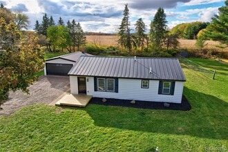 1445 N Seymour Rd in Flushing, MI - Building Photo - Building Photo