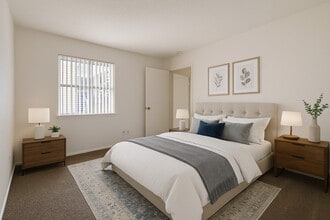 Logan Park in Sacramento, CA - Building Photo - Building Photo