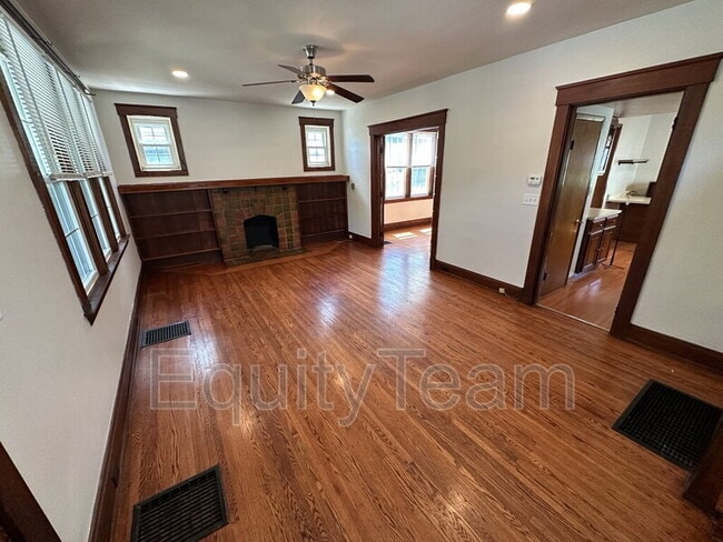 3823 Drake Ave in Cincinnati, OH - Building Photo - Building Photo