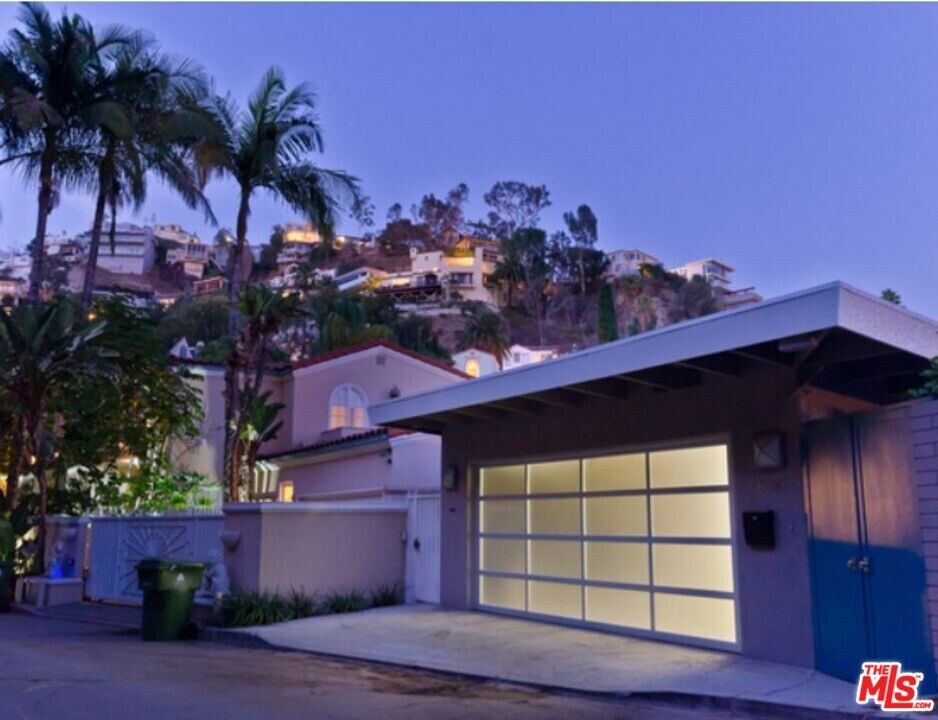 8410 Harold Way in Los Angeles, CA - Building Photo