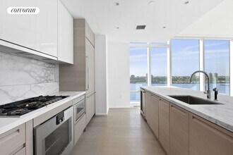 30 Riverside Blvd in New York, NY - Building Photo - Building Photo