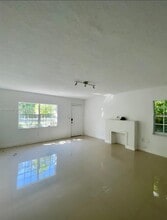 531 NE 68th St in Miami, FL - Building Photo - Building Photo