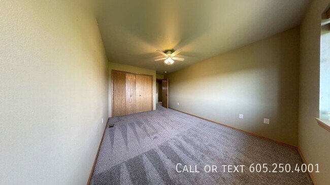3503 W 93rd St, Unit 3503-04 in Sioux Falls, SD - Building Photo - Building Photo