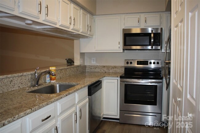 19839 Henderson Rd in Cornelius, NC - Building Photo - Building Photo