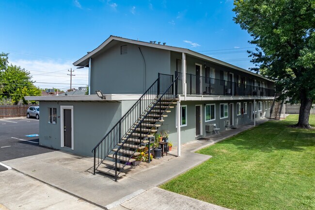 Casa Lido Apartments in Sacramento, CA - Foto de edificio - Building Photo
