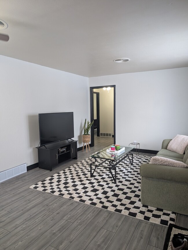 211 E Jackson St, Unit 211 east jackson