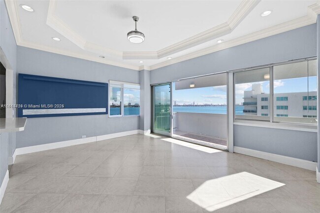 7545 E Treasure Dr, Unit 10H in North Bay Village, FL - Building Photo - Building Photo