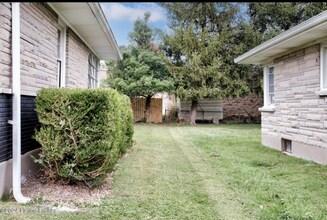 2712 Sharon Way in Louisville, KY - Building Photo - Building Photo