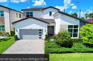 5209 Beland Dr in Wellington, FL - Building Photo
