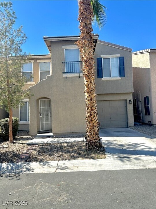 2119 Tierra Del Verde St in Las Vegas, NV - Building Photo
