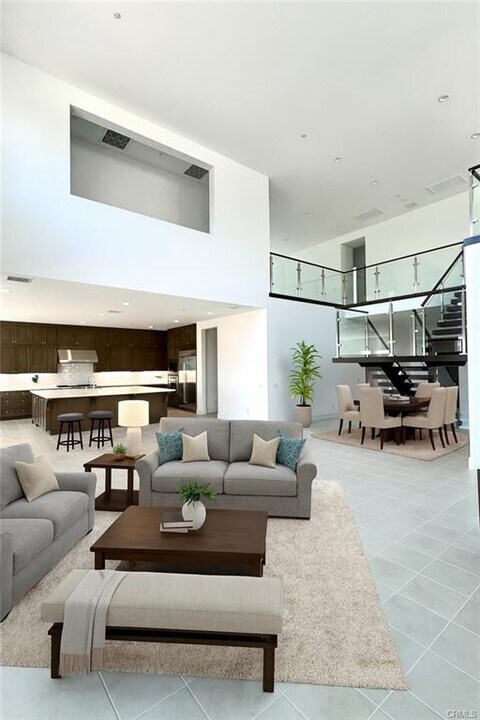 20568 Edgewood Ct in Los Angeles, CA - Building Photo