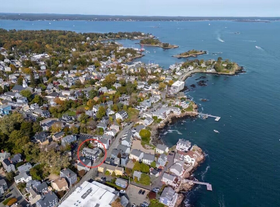 102 Front St in Marblehead, MA - Building Photo