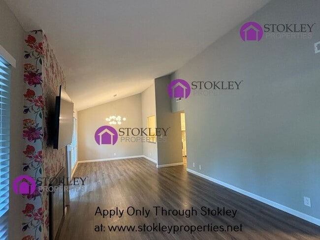 22 Rolling Green Cir in Pleasant Hill, CA - Building Photo - Building Photo