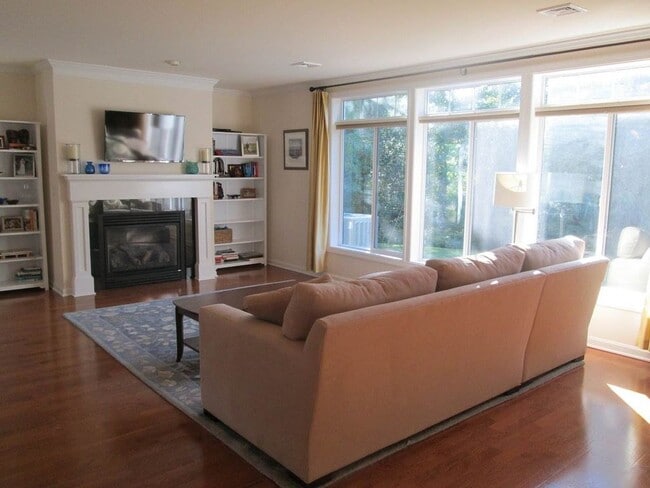property at 160 Hummingbird Ln