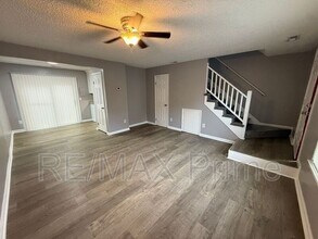 906 Seabreeze Ct in Chesapeake, VA - Building Photo - Building Photo