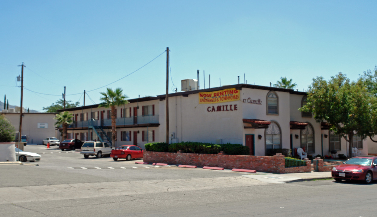 Villa Camille Apartments in El Paso, TX - Building Photo