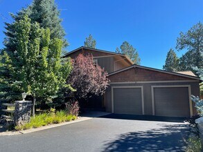 20034 Beaver Ln in Bend, OR - Building Photo - Building Photo