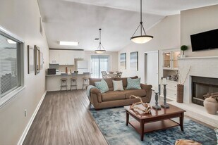 Glennwood Apartments in Burlington, NC - Building Photo