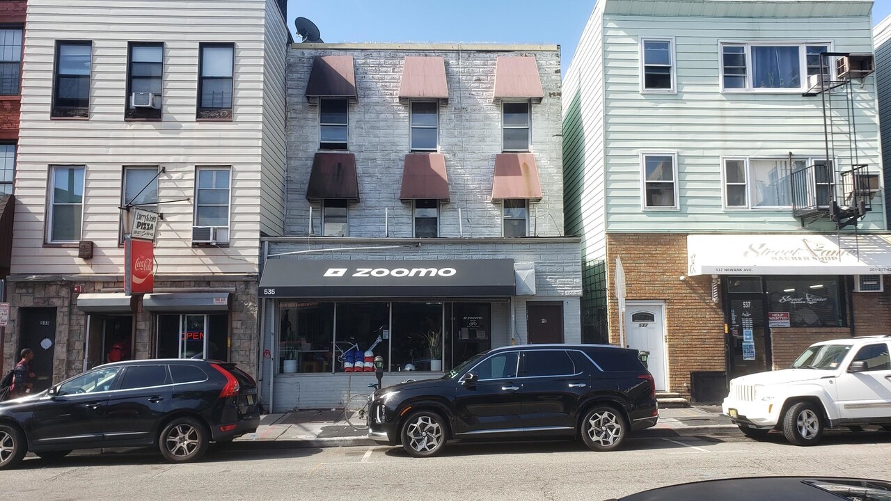 535 Newark Ave in Jersey City, NJ - Building Photo