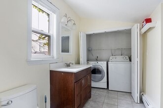 288 Bowen St, Unit 1 in Boston, MA - Building Photo - Building Photo