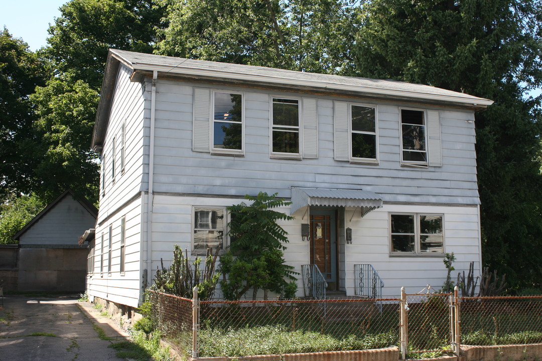 83 Readville St in Hyde Park, MA - Building Photo