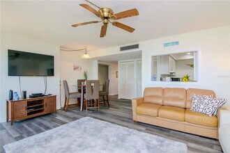 1301 Gulf Blvd in Clearwater, FL - Building Photo - Building Photo