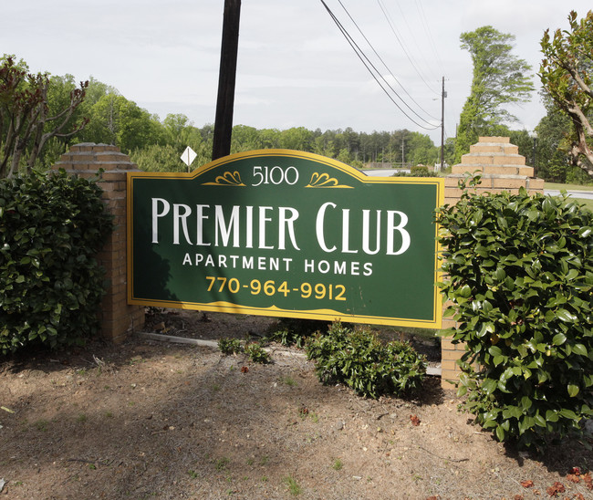 Premier Club Apartments in Union City, GA - Building Photo - Building Photo